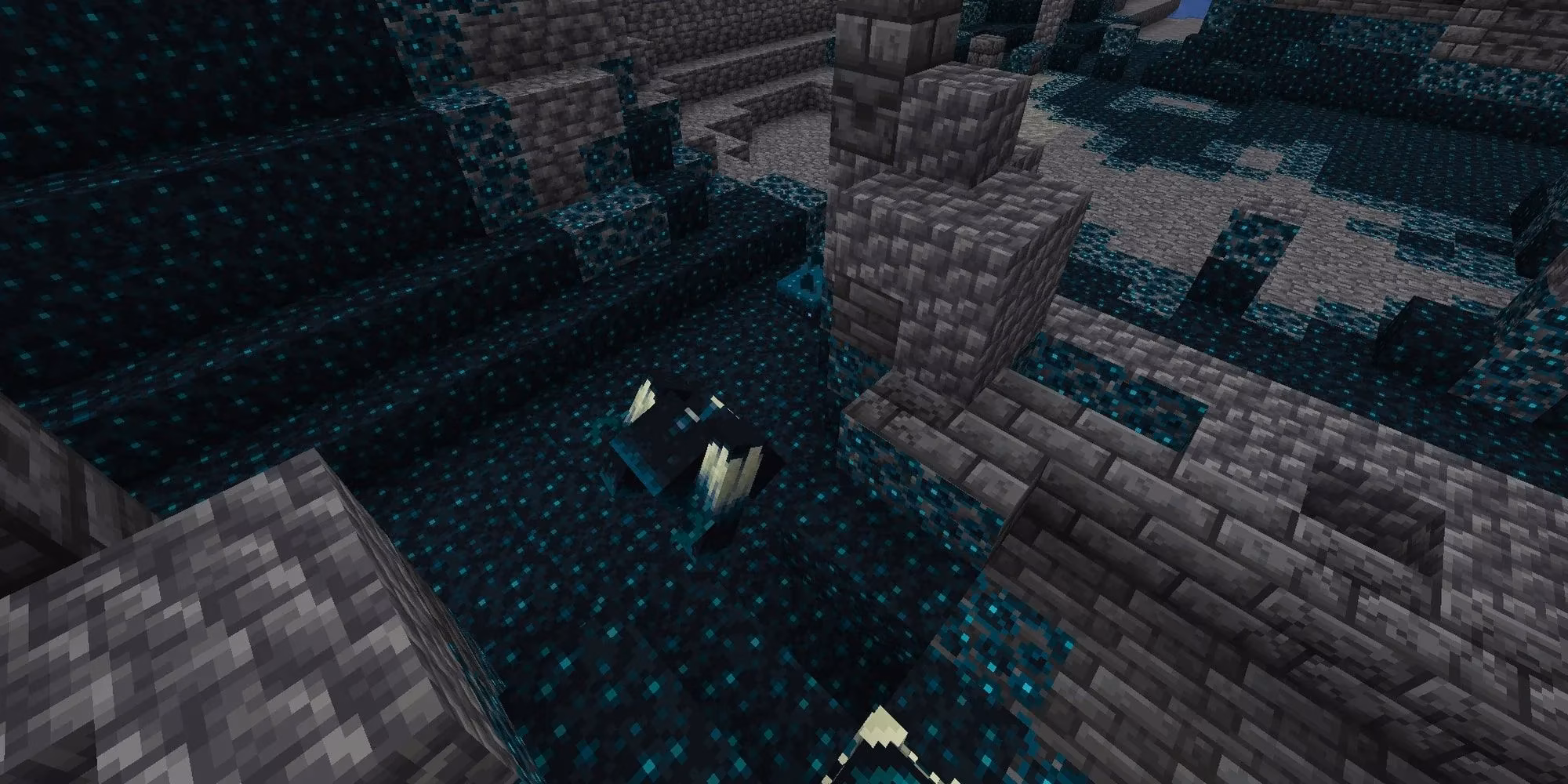 a-complete-guide-to-understanding-and-surviving-the-warden-in-minecraft-image-1